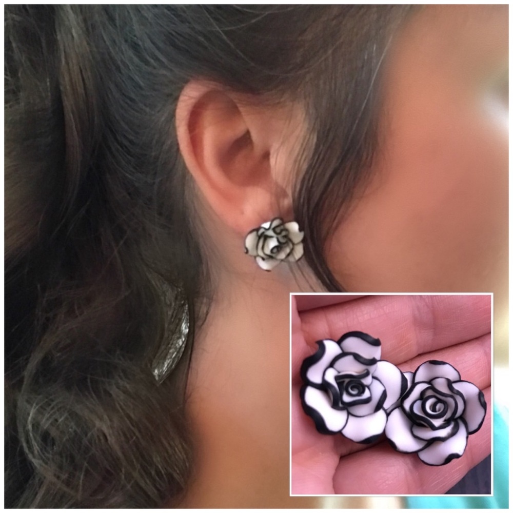 WHITE💎💙💎BLACK🌹ROSE EARRINGS🛍➕BUNDLE 4DISCOUNT - Picture 4 of 8